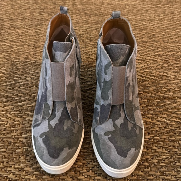 Linea Paolo Felicia Wedge Sneaker - Picture 2 of 7